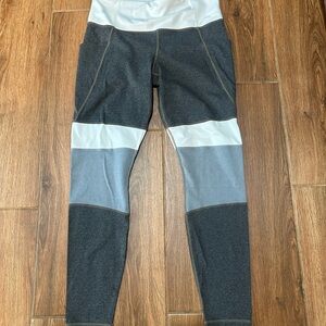 Athleta Women’s Charcoal Light Gray White Ankle Leggings With Pockets